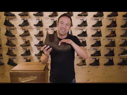 How to fit a Blundstone boot.