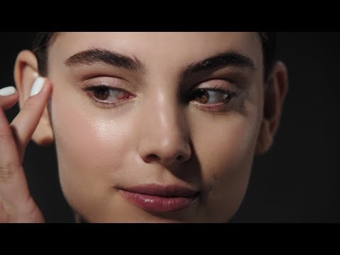 How to Apply Le Gel Pailleté – CHANEL Makeup Tutorials